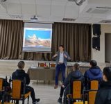 Инж. Димитър Димитров изнесе мотивационна лекция в ПГ по туризъм „Асен Златаров“ във Варна