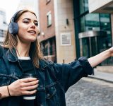 Как да свържем безжични слушалки с телефон Как да свържем безжични слушалки с телефон?
