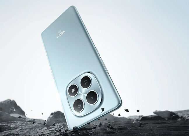 REDMI Note 15 5G използва стъкло с висока издръжливост отпред за подобрена устойчивост при изпускане и може да издържи падания с лице надолу от 1,7 m върху мрамор, осигурявайки спокойствие при ежедневна употреба.