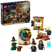 Конструктор LEGO Hogwarts™ Castle: Sorting Hat™ Ceremony на супер цени